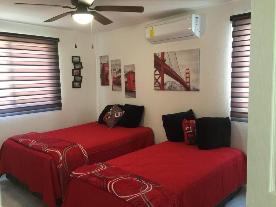Villa Casa Monik, a dos pasos de la Playa Cancún Exterior foto