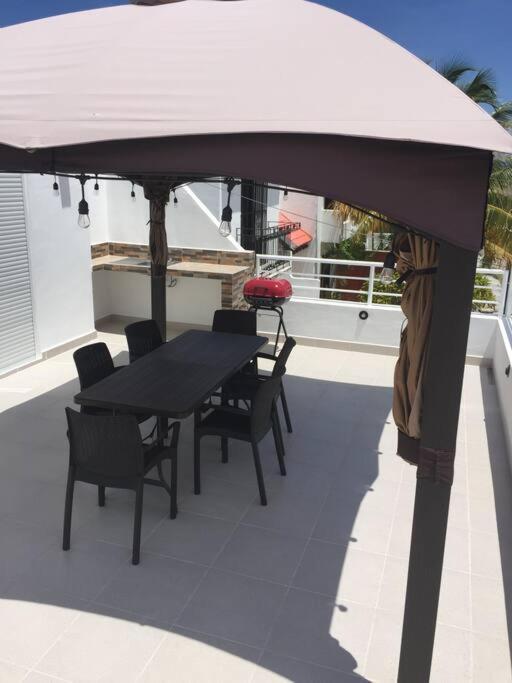 Villa Casa Monik, a dos pasos de la Playa Cancún Exterior foto