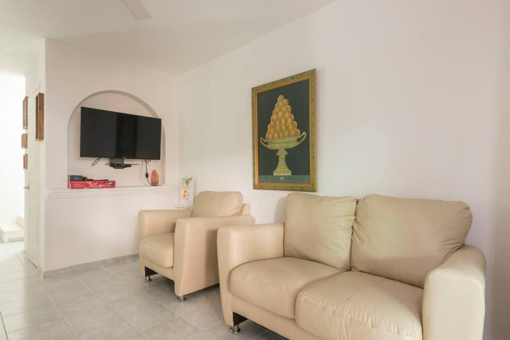 Villa Casa Monik, a dos pasos de la Playa Cancún Exterior foto